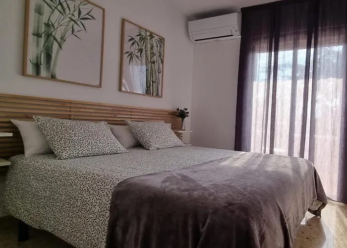 Sunsea Lloret * יורט דה מאר